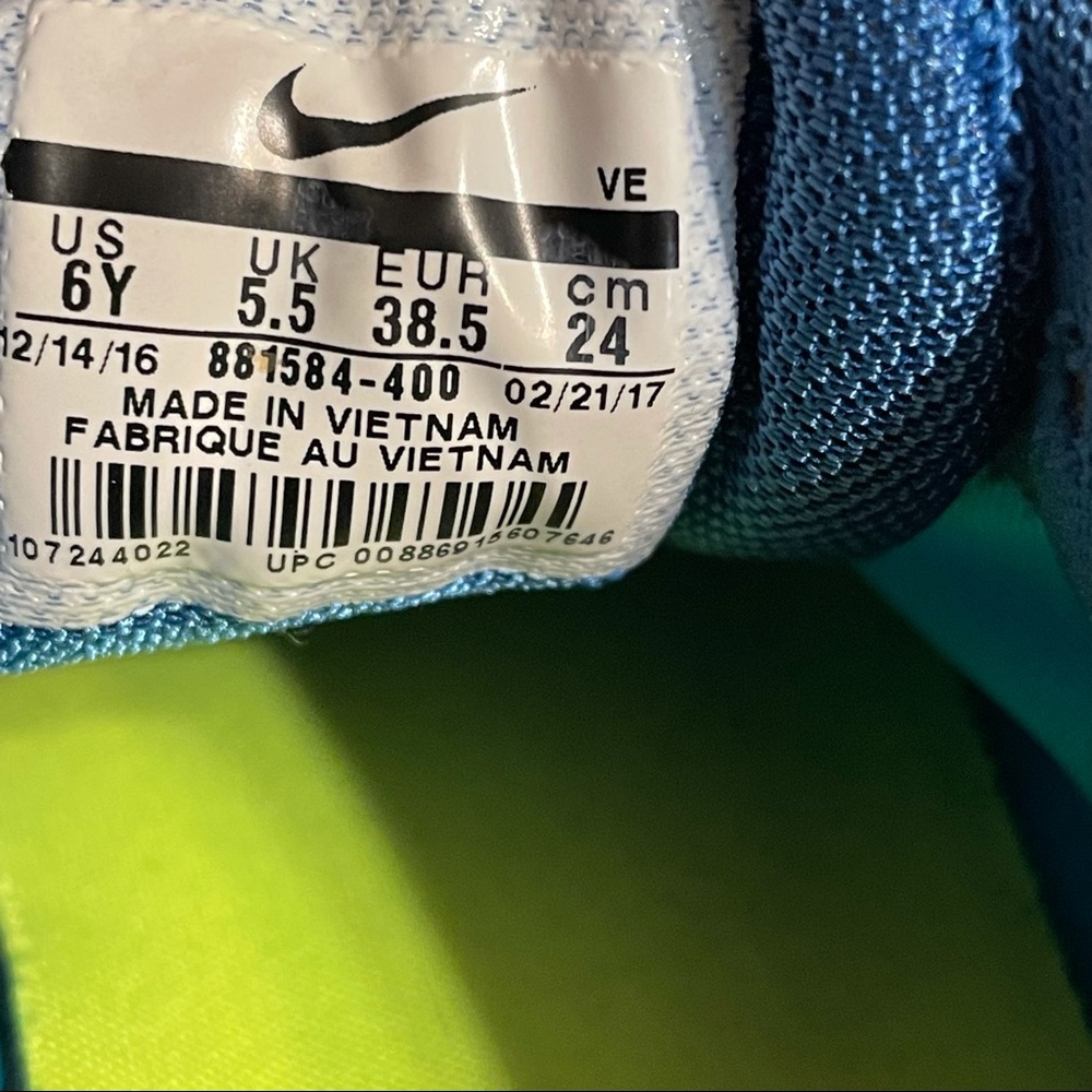 Nike Winflo 4 Running Shoes - Picture 13 of 16